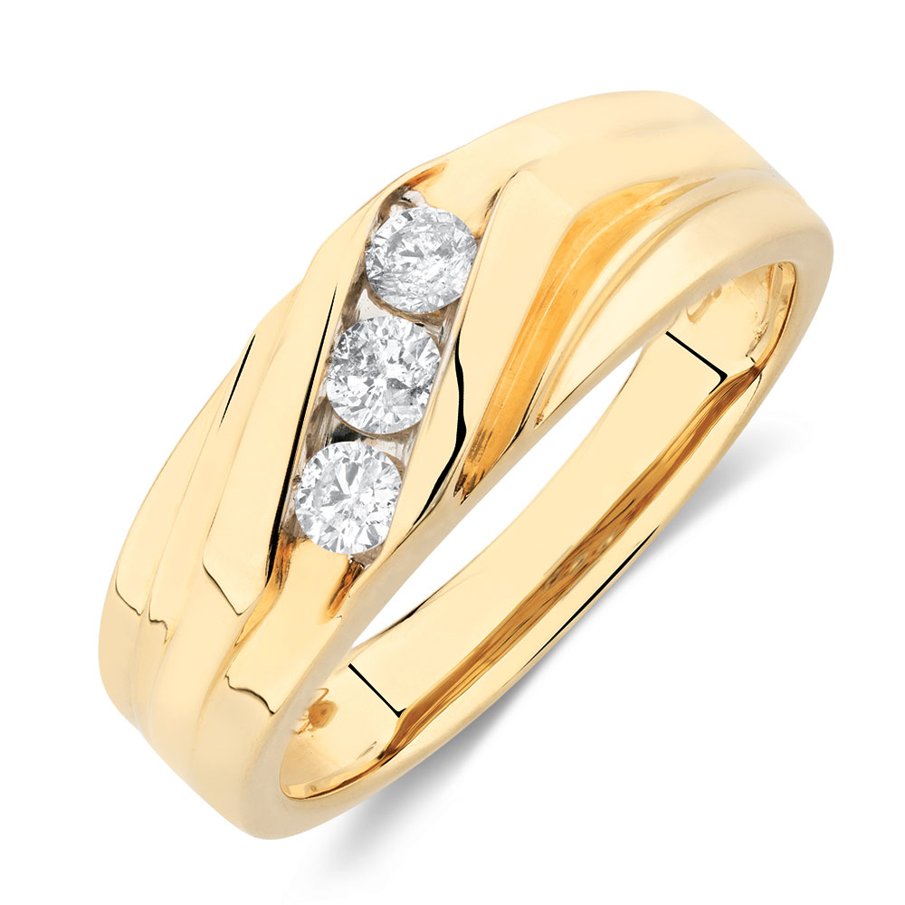 Collections Done in sterling silver, stainless steel, or 14K gold, men's rings can symbolize their status and their sense of style. Cufflinks for men can be given as gifts for graduation, Father's Day, or on their wedding day to commemorate the special occasion and add a bit of bling.